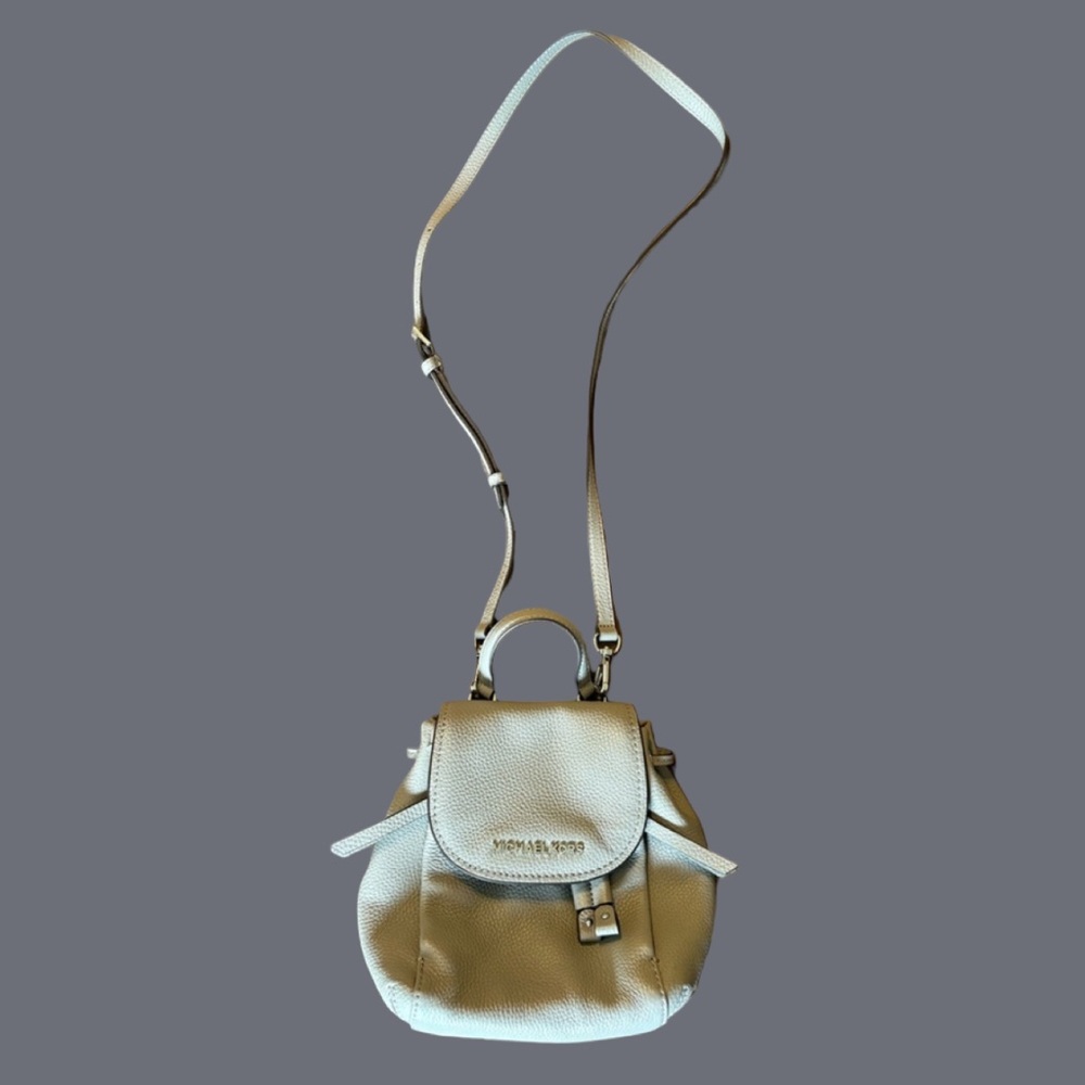 MICHAEL KORS Gray Riley Small Flap Drawstring Pebbled Leather Crossbody Bag